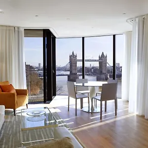Cheval Three Quays At The Tower Of Londres